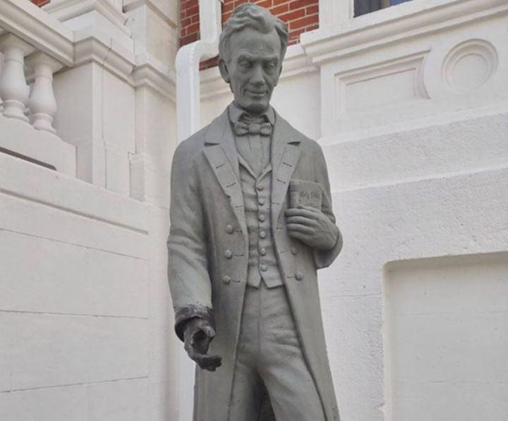 Photo of Lincoln Statue